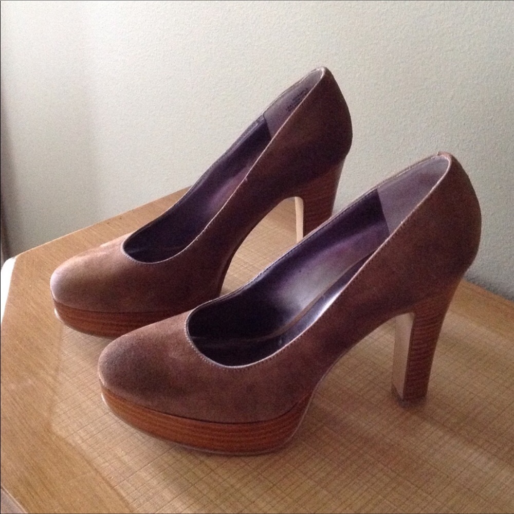 EUC Brown Suede Platform Pumps